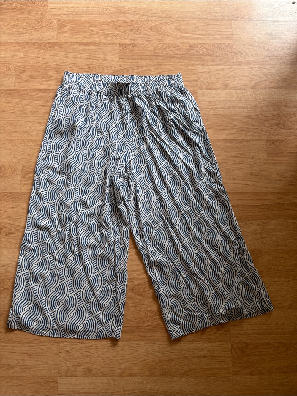 H&M Wide Leg Pants in Navy and White Wave Print